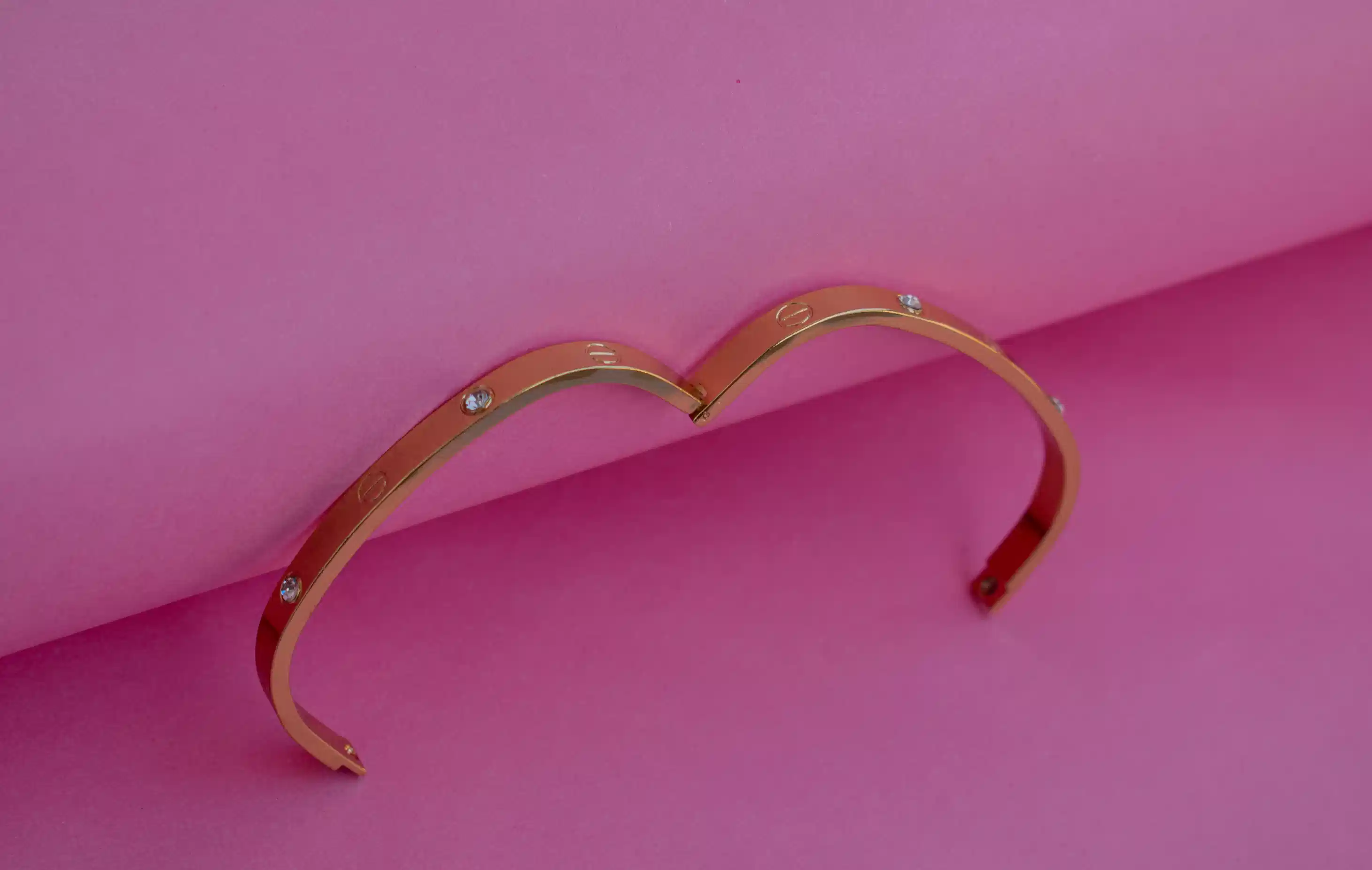 Iconic Spark Screw Bangle